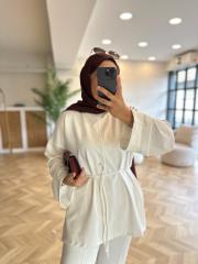 beyaz dikiş detaylı yırtmaçlı sweat 2