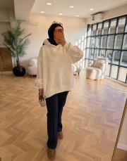 beyaz kol pile detaylı oversize sweatshırt